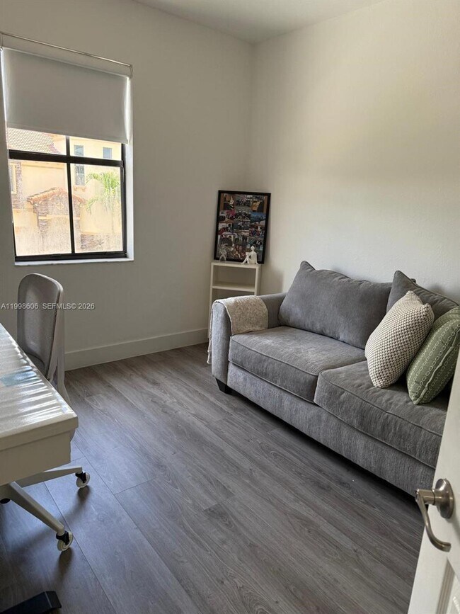 Building Photo - 8781 NW 98th Ct