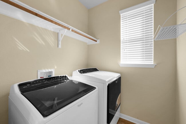 Building Photo - 7608 Black Mountain Dr