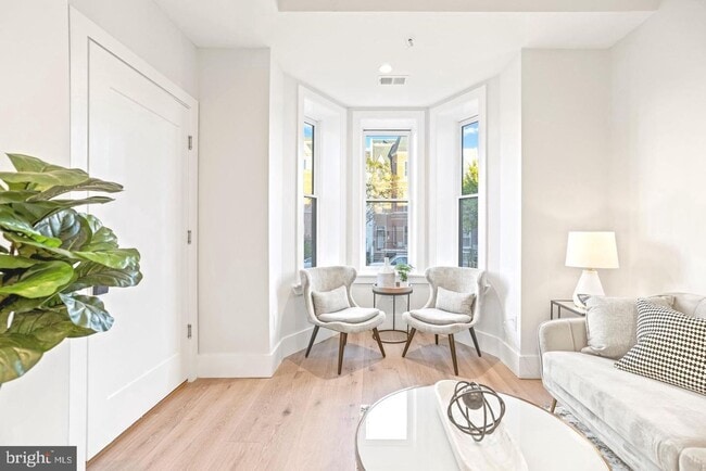 Building Photo - Absolutely Incredible, Light-Filled 2 Leve...