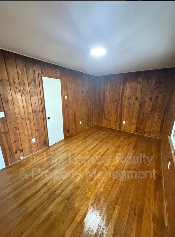 Building Photo - 904 Marsh St