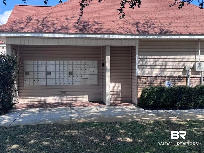 Building Photo - 1517 Regency Rd
