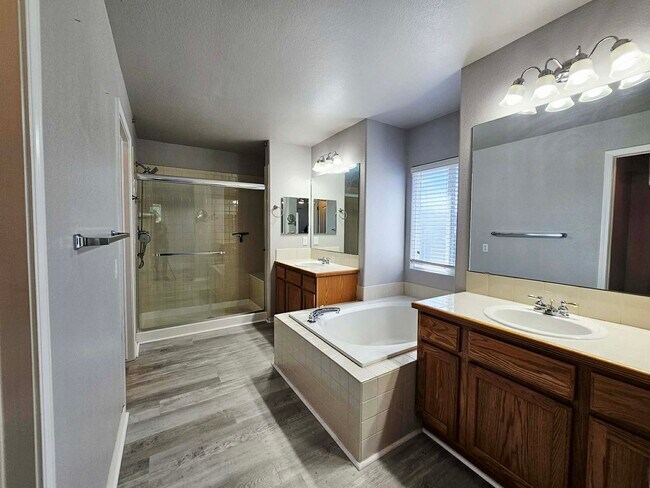 Building Photo - 6834 Cool Spring Way