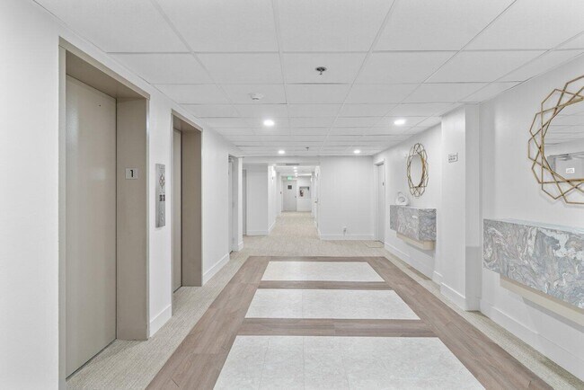 Building Photo - 4511 S Ocean Blvd