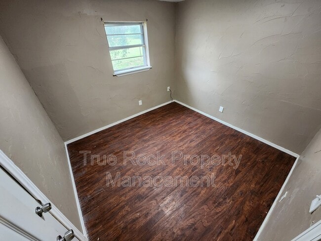 Building Photo - 3415 Colbert St