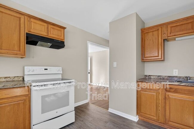 Building Photo - 1106 Sykes Ave