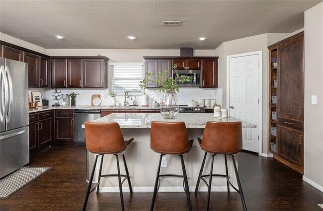 Building Photo - 6108 SW Warrington Rd