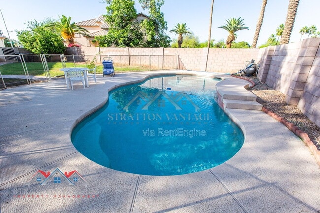 Building Photo - 1891 E Brentrup Dr