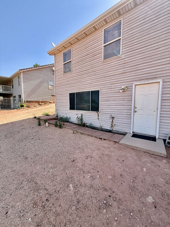 Building Photo - 2-BR Basement Apartment In Washington Includes utilities and all appliances