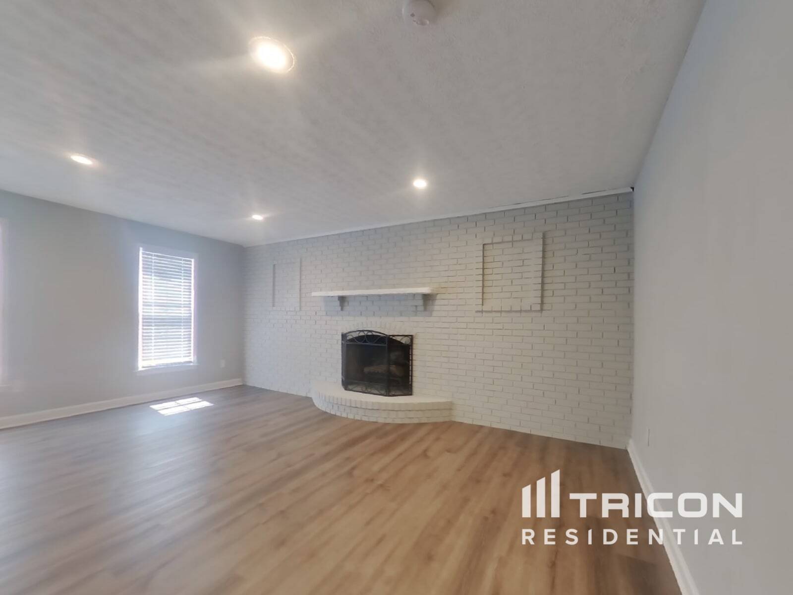 Building Photo - 9414 Victoria Dr