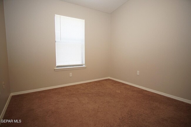 Building Photo - 10002 Cross St