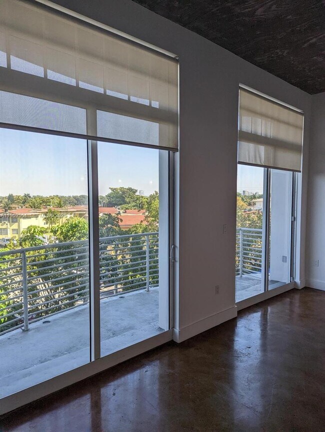 Building Photo - 1789 NE Miami Gardens Dr