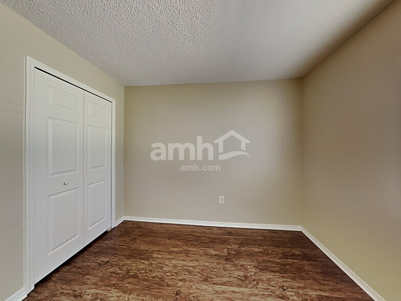 Building Photo - 422 Abigail Rd