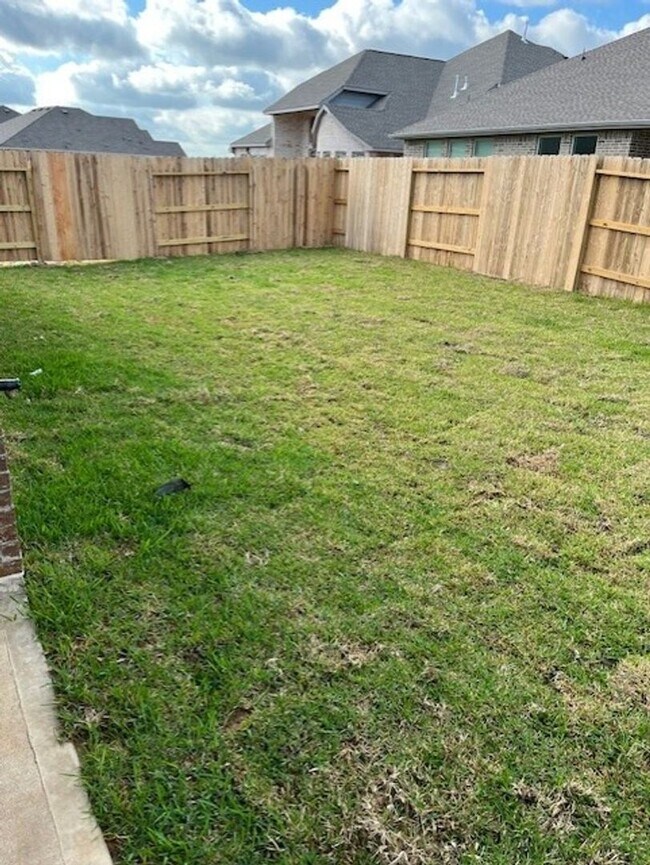 Building Photo - Charming 4BR Brand New House in League City