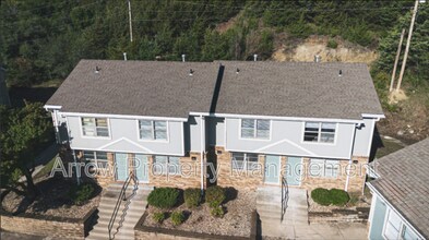 Building Photo - 1304 S Jackson St