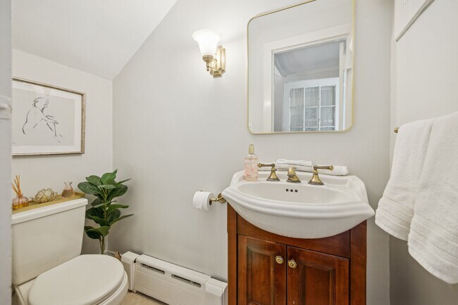 Building Photo - 258 Ridgewood Ave