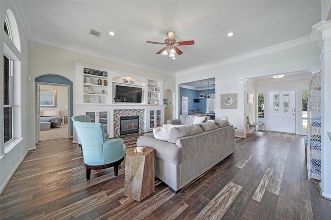 Building Photo - 9698 E Shore Dr