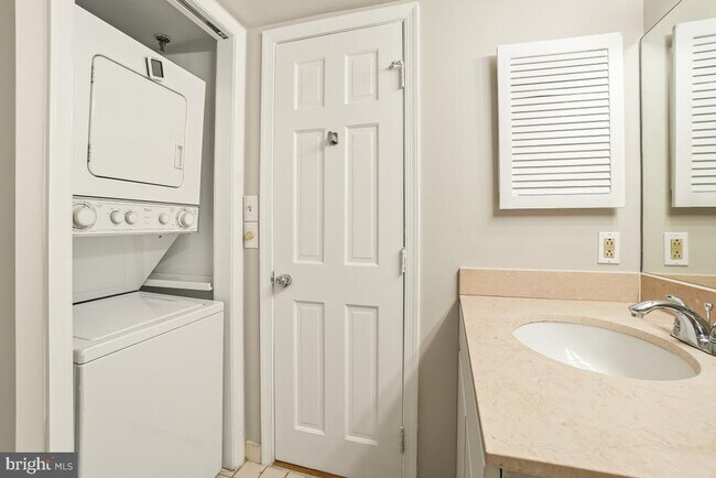 Building Photo - 801 Pennsylvania Ave NW