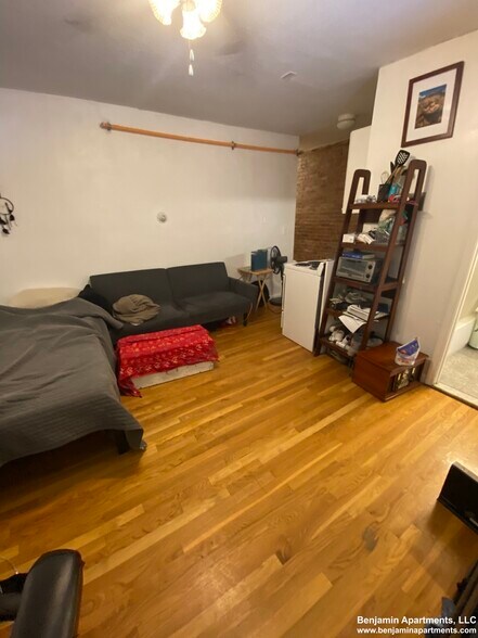 Building Photo - 28 S Huntington Ave