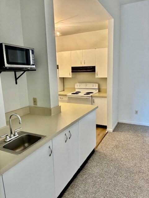 Building Photo - 2336 S 9th St