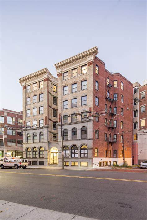 Building Photo - 116 Mount Auburn St