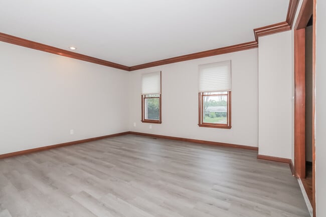 Building Photo - 7265 Dimmick Rd