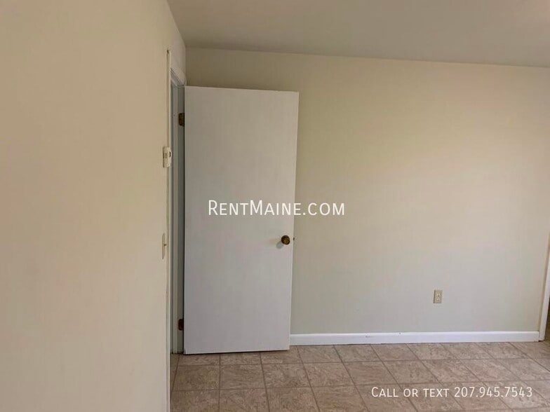 Building Photo - 33 Yale St