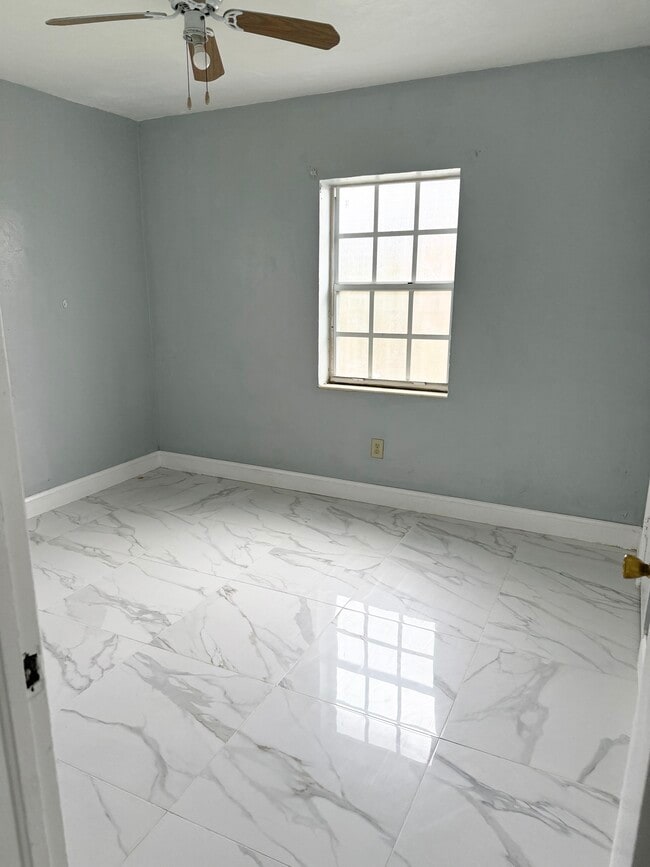 Building Photo - 1161 NW 116th St