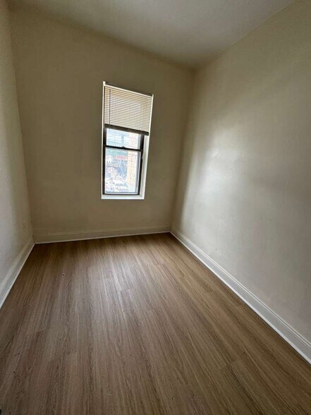 Building Photo - 129 Chestnut St