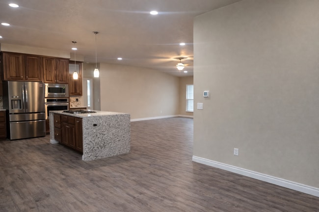 Building Photo - Fully Remodeled Home in West Kennewick – Pets Welcome