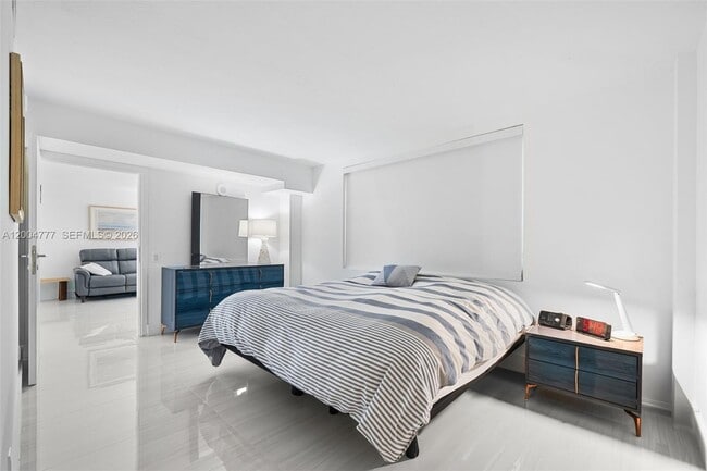 Building Photo - 9499 Collins Ave