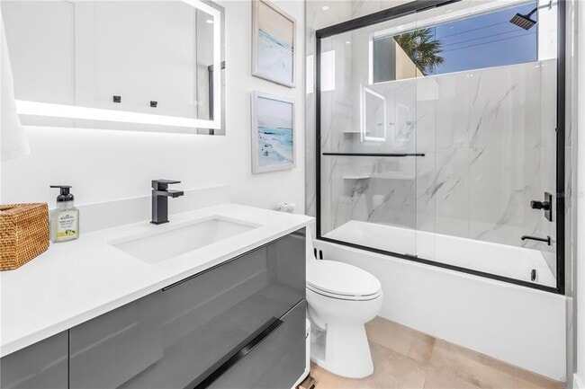 Building Photo - 2065 Goldenrod St