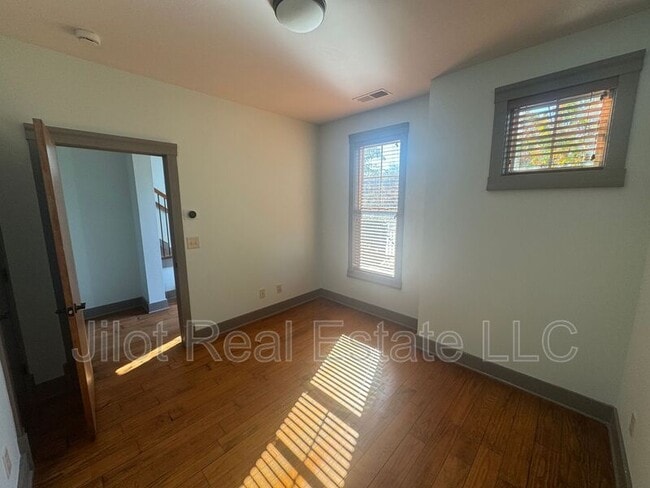 Building Photo - 1806 DeKalb Ave NE