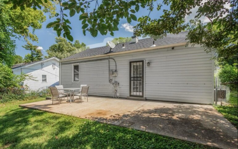 Building Photo - 2431 Gass Ave