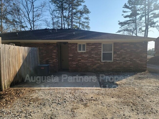 Building Photo - 155 Stoneybrooks Pl