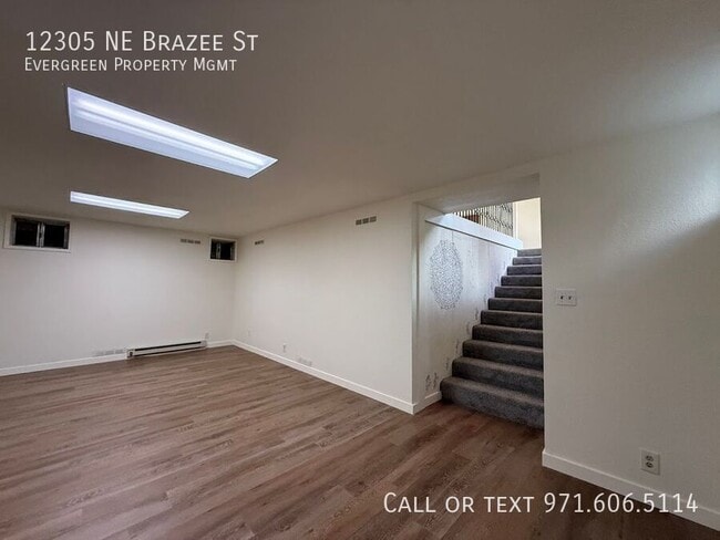 Building Photo - 12305 NE Brazee St