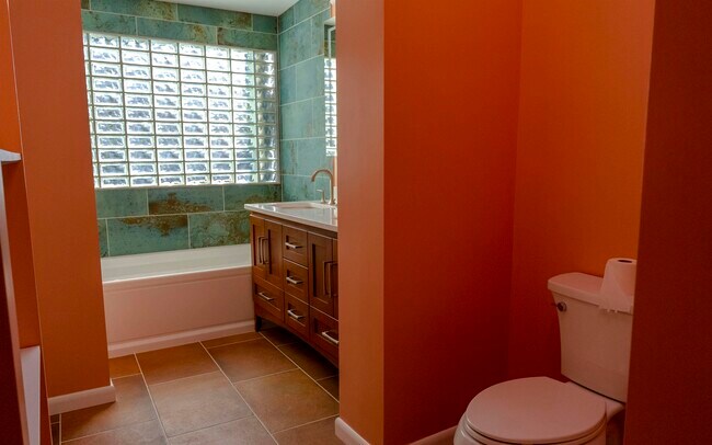 Building Photo - 207 GARDEN St