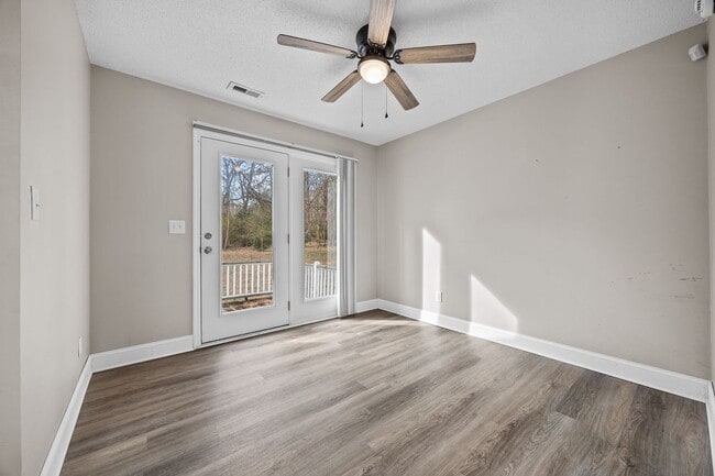 Building Photo - 3 Bedroom Duplex in Lillington