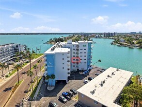 Building Photo - 285 107th Ave