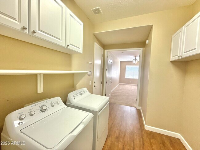 Building Photo - 12816 W Vista Paseo Dr