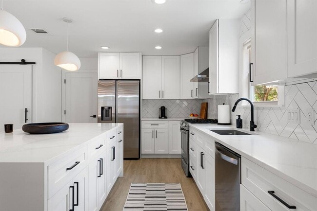 Building Photo - 510 Meadow Lea Dr