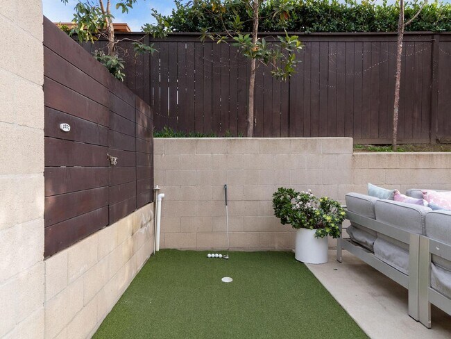 Building Photo - Solana Beach Paradise