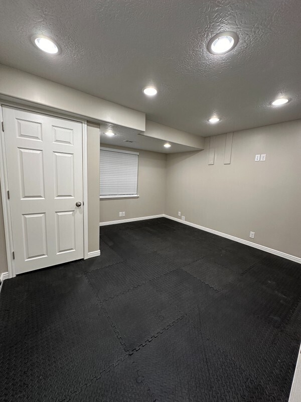 Building Photo - 3231 W 10755 S