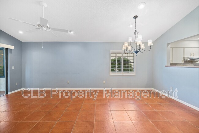 Building Photo - 6160 Sequoia Dr