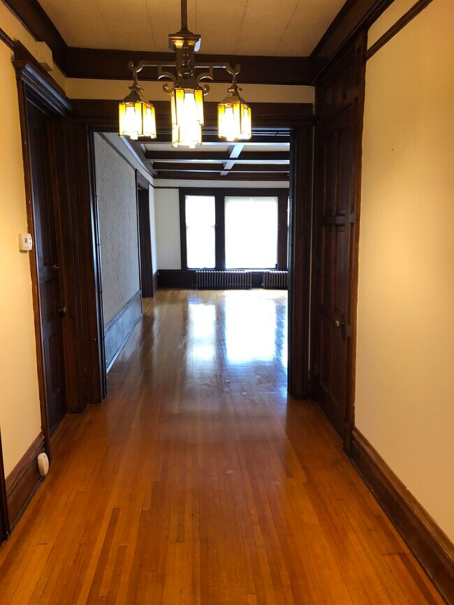 Building Photo - 901 Spaight St