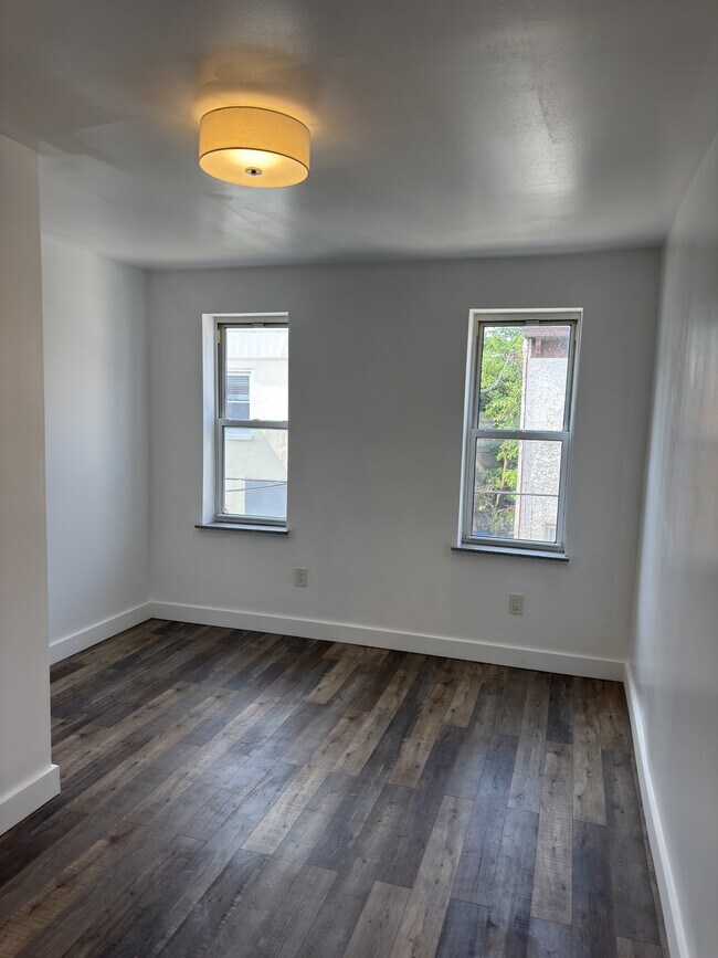 Building Photo - 3504 Mt Vernon St
