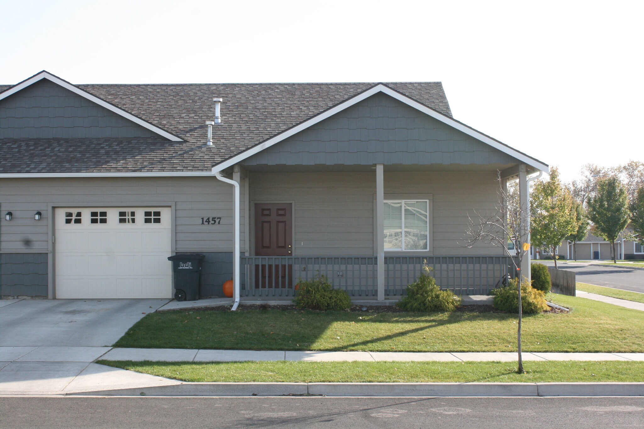 Building Photo - 1457 artesia st