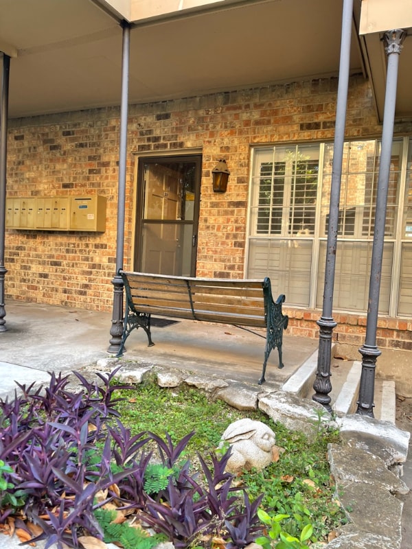 Building Photo - 4349 Bellaire Dr S