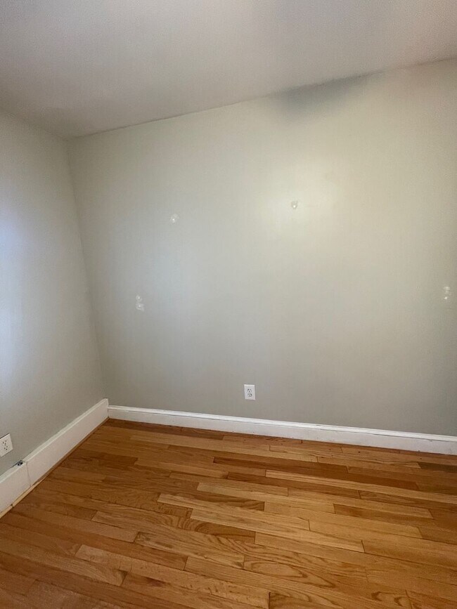 Building Photo - 296-298 Hurley Street