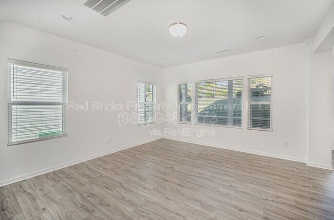 Building Photo - 15223 Scoter St