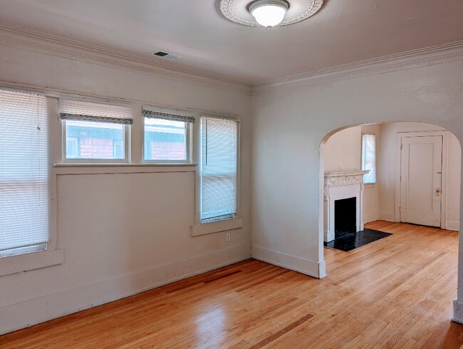 Building Photo - 3258 Calvert Ave